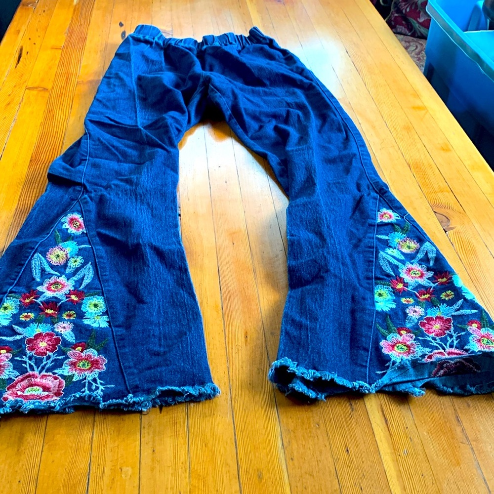 floral embroidery bellbottoms jeans